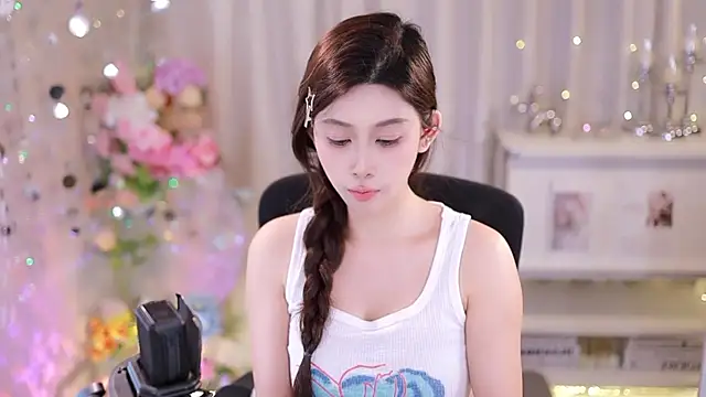 Snapshot of SleepArtist chatting on 10.08.25 SleepArtist online show from 10.08.25