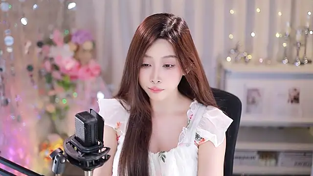 Snapshot of SleepArtist chatting on 10.10.25 SleepArtist online show from 10.10.25