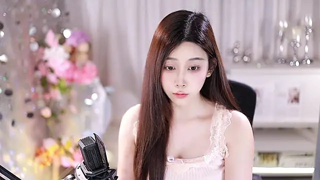 Snapshot of SleepArtist chatting on 10.16.25 SleepArtist online show from 10.16.25