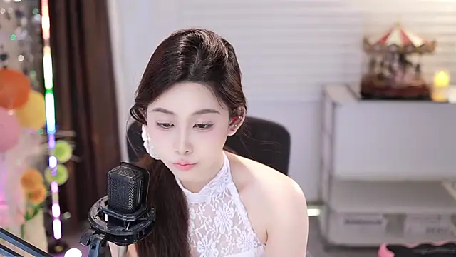 Snapshot of SleepArtist chatting on 11.11.25 SleepArtist online show from 11.11.25