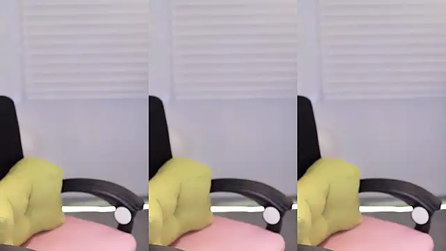 Snapshot of SleepArtist chatting on 11.18.25 SleepArtist online show from 11.18.25