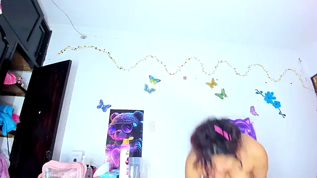 Emily Coper18 online show from 02.17.25