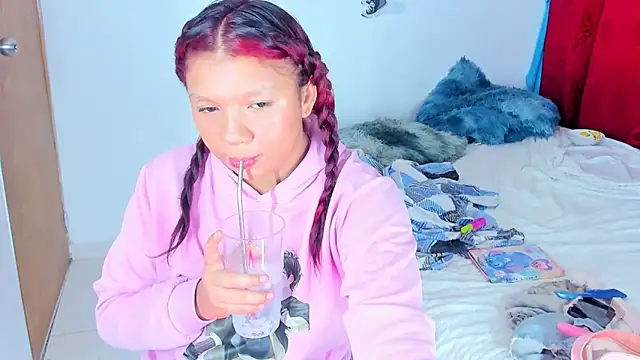 Emily Coper18 online show from 09.28.25