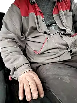 Snapshot of Sarpe84 chatting on 01.31.25 Sarpe84 online show from 01.31.25