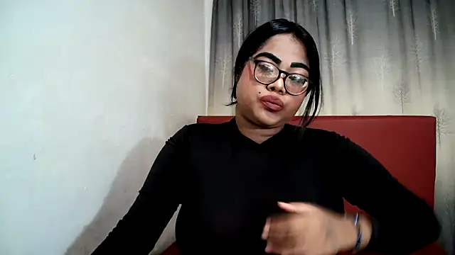 Snapshot of Indian_Lola00 chatting on 02.11.25 Indian Lola00 online show from 02.11.25
