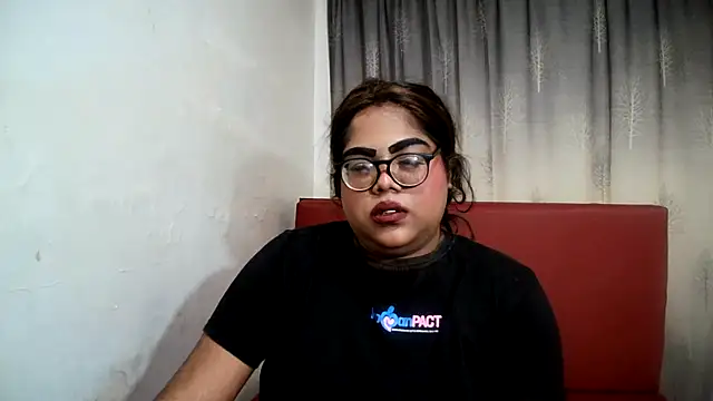 Snapshot of Indian_Lola00 chatting on 03.21.25 Indian Lola00 online show from 03.21.25