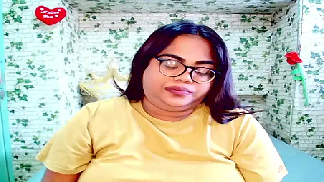 Snapshot of Indian_Lola00 chatting on 09.14.25 Indian Lola00 online show from 09.14.25