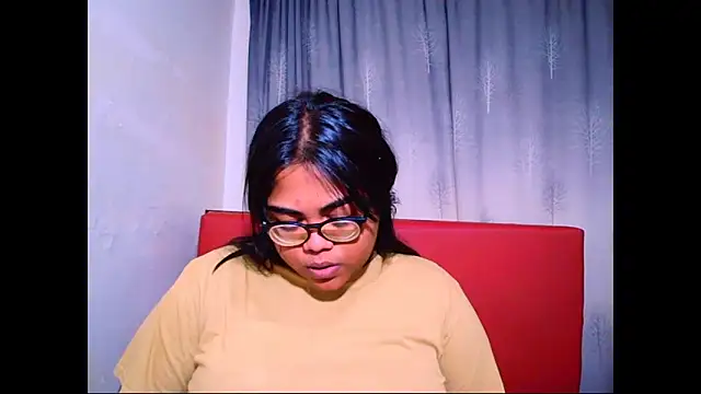 Snapshot of Indian_Lola00 chatting on 10.06.25 Indian Lola00 online show from 10.06.25