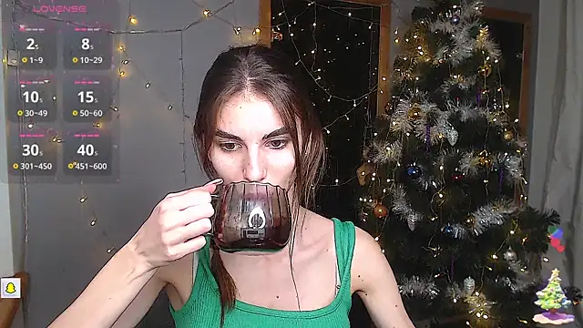 EmmyGreans online show from 12.12.24