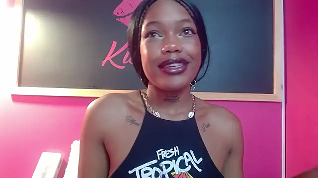 Snapshot of CrystalBrooke3x chatting on 01.31.25 CrystalBrooke3x online show from 01.31.25