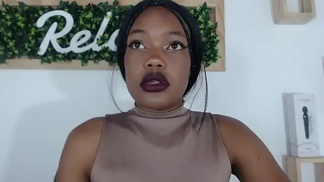 Snapshot of CrystalBrooke3x chatting on 01.31.25 CrystalBrooke3x online show from 01.31.25