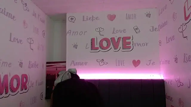 Snapshot of CrystalBrooke3x chatting on 02.06.25 CrystalBrooke3x online show from 02.06.25