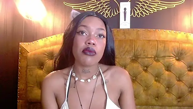 Snapshot of CrystalBrooke3x chatting on 03.07.25 CrystalBrooke3x online show from 03.07.25