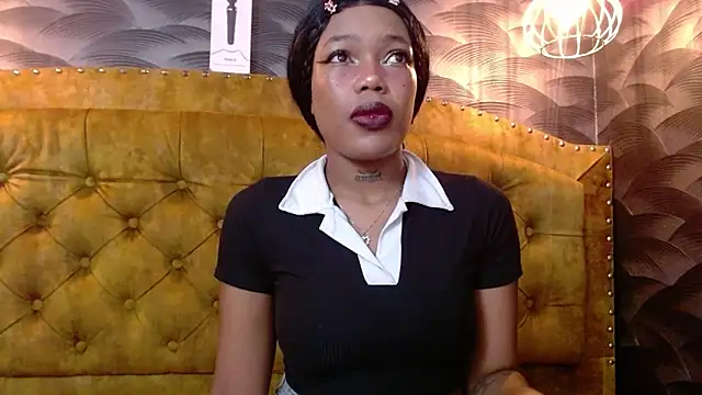 Snapshot of CrystalBrooke3x chatting on 10.01.25 CrystalBrooke3x online show from 10.01.25