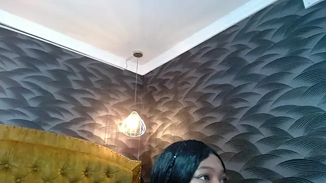 Snapshot of CrystalBrooke3x chatting on 10.10.25 CrystalBrooke3x online show from 10.10.25