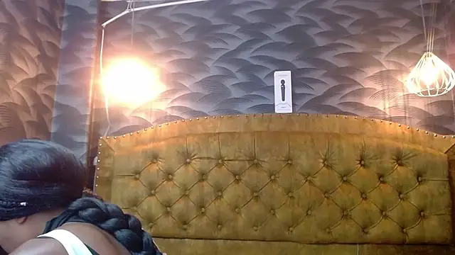 Snapshot of CrystalBrooke3x chatting on 10.14.25 CrystalBrooke3x online show from 10.14.25