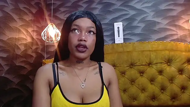 Snapshot of CrystalBrooke3x chatting on 10.24.25 CrystalBrooke3x online show from 10.24.25