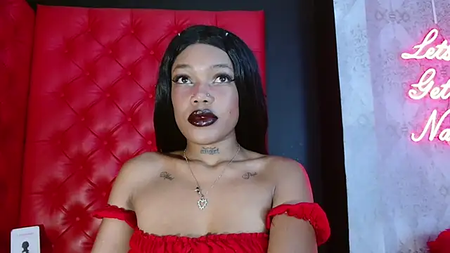 Snapshot of CrystalBrooke3x chatting on 11.08.25 CrystalBrooke3x online show from 11.08.25