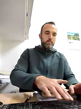 leon3875 online show from 03.08.25