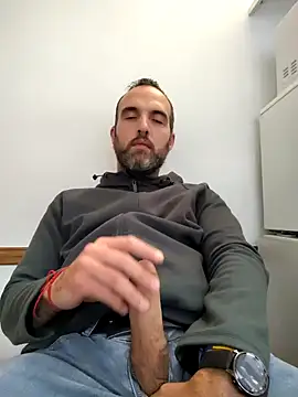 leon3875 online show from 03.11.25