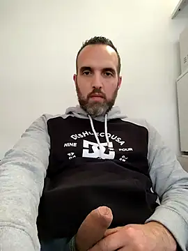 leon3875 online show from 09.30.25