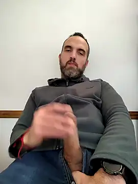 leon3875 online show from 10.03.25