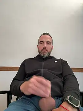 leon3875 online show from 04.01.26