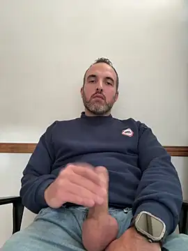 leon3875 online show from 04.23.26