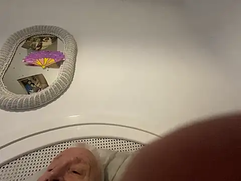 Snapshot of Bossinmidd12 chatting on 02.08.25 Bossinmidd12 online show from 02.08.25