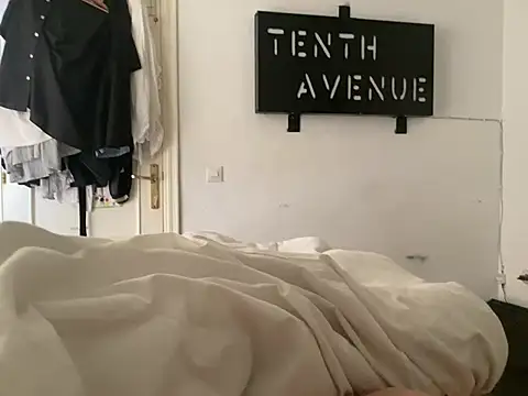 Snapshot of Bossinmidd12 chatting on 02.19.25 Bossinmidd12 online show from 02.19.25