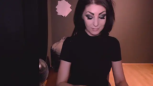 Saintrebella online show from 02.18.25