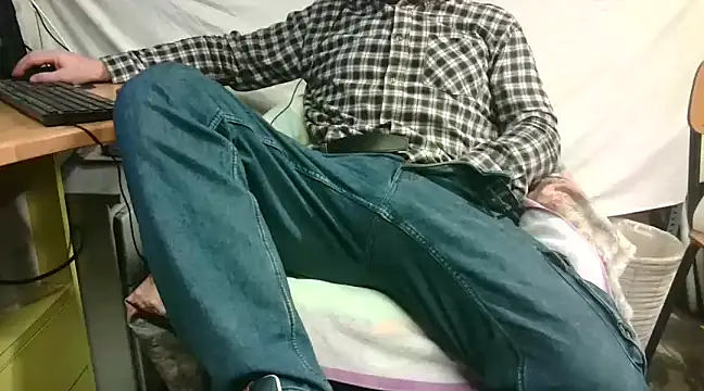 Snapshot of Giulio35_Pika chatting on 02.23.25 Giulio35 Pika online show from 02.23.25