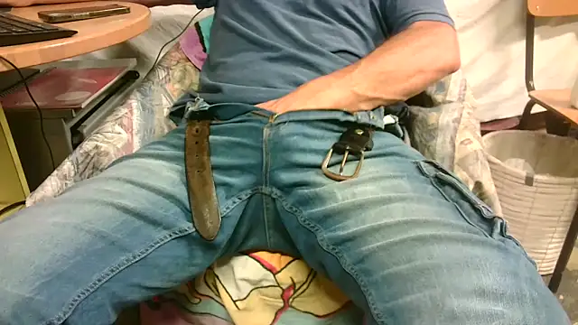 Snapshot of Giulio35_Pika chatting on 09.28.25 Giulio35 Pika online show from 09.28.25