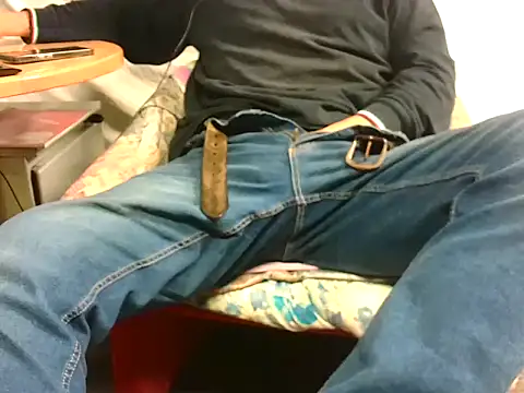 Snapshot of Giulio35_Pika chatting on 10.28.25 Giulio35 Pika online show from 10.28.25