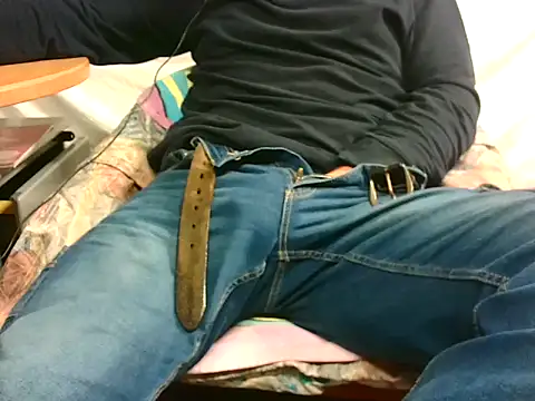 Snapshot of Giulio35_Pika chatting on 11.19.25 Giulio35 Pika online show from 11.19.25