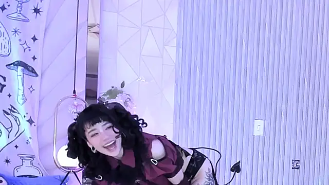 Snapshot of zephirahabney chatting on 10.26.25 zephirahabney online show from 10.26.25