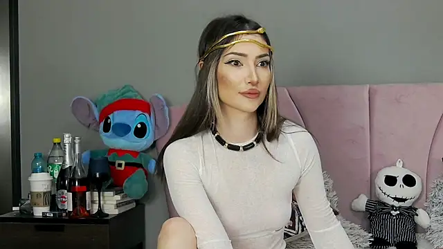 Snapshot of Mayleen_x chatting on 10.31.25 Mayleen x online show from 10.31.25