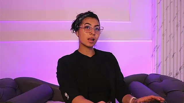 Snapshot of ShelleyMorell chatting on 01.22.25 ShelleyMorell online show from 01.22.25