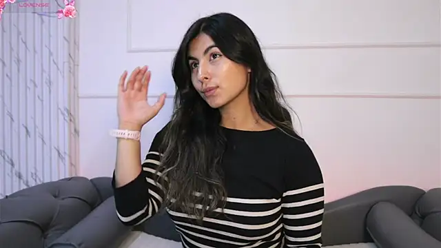 Snapshot of ShelleyMorell chatting on 03.05.25 ShelleyMorell online show from 03.05.25