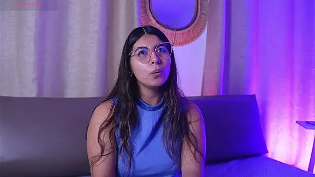 Snapshot of ShelleyMorell chatting on 11.03.25 ShelleyMorell online show from 11.03.25