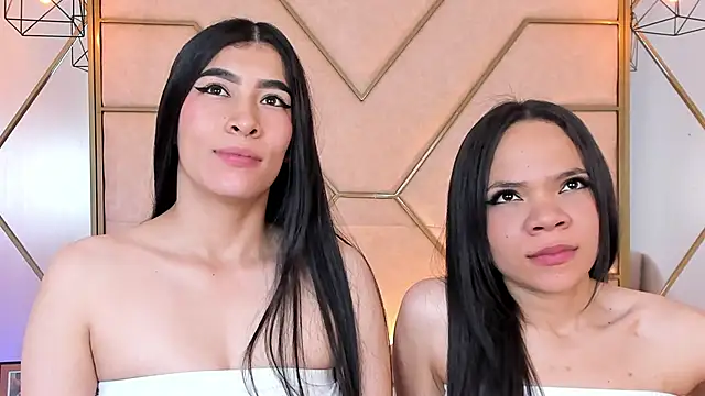 Snapshot of siara_and_zoe chatting on 01.15.25 siara and zoe online show from 01.15.25