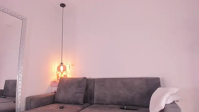 Isabella francoo online show from 10.06.25