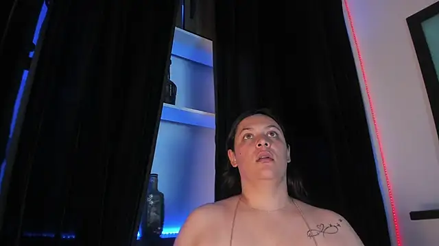 Snapshot of Biiancacox chatting on 02.21.25 Biiancacox online show from 02.21.25