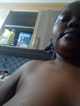 queennapal online show from 04.13.26