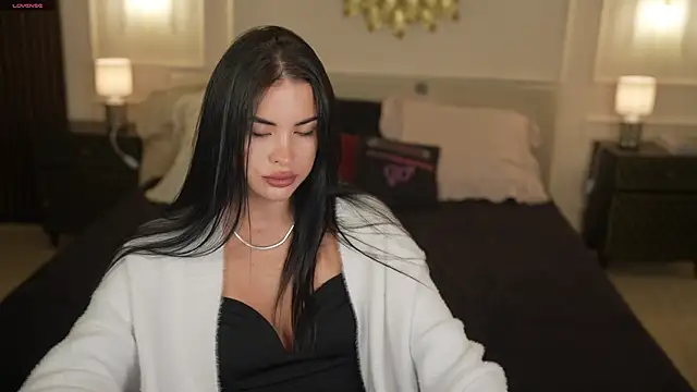 Tina Breeze online show from 07.11.26