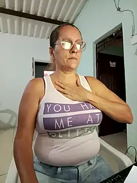 deisy summers47x online show from 02.18.25