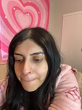 ThickerThanYoBitch online show from 11.17.25