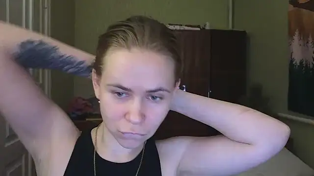 Snapshot of Riley_Roo chatting on 01.18.25 Riley Roo online show from 01.18.25