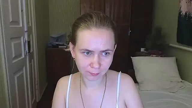 Snapshot of Riley_Roo chatting on 01.25.25 Riley Roo online show from 01.25.25