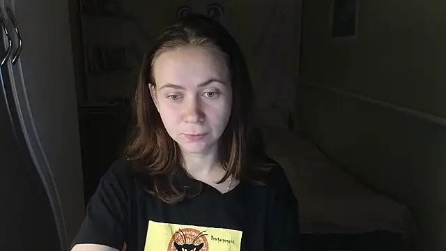 Snapshot of Riley_Roo chatting on 11.17.25 Riley Roo online show from 11.17.25